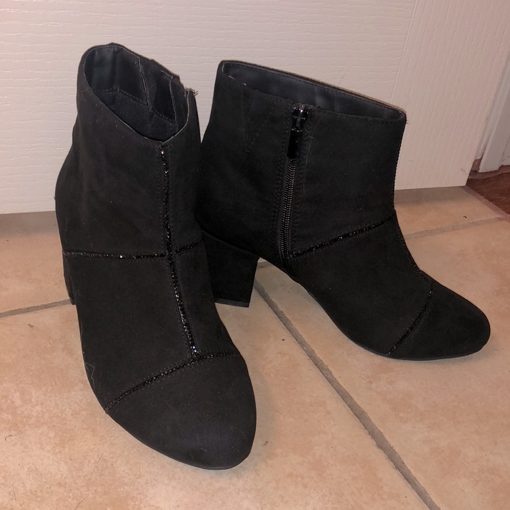 Black rhinestone bootie
